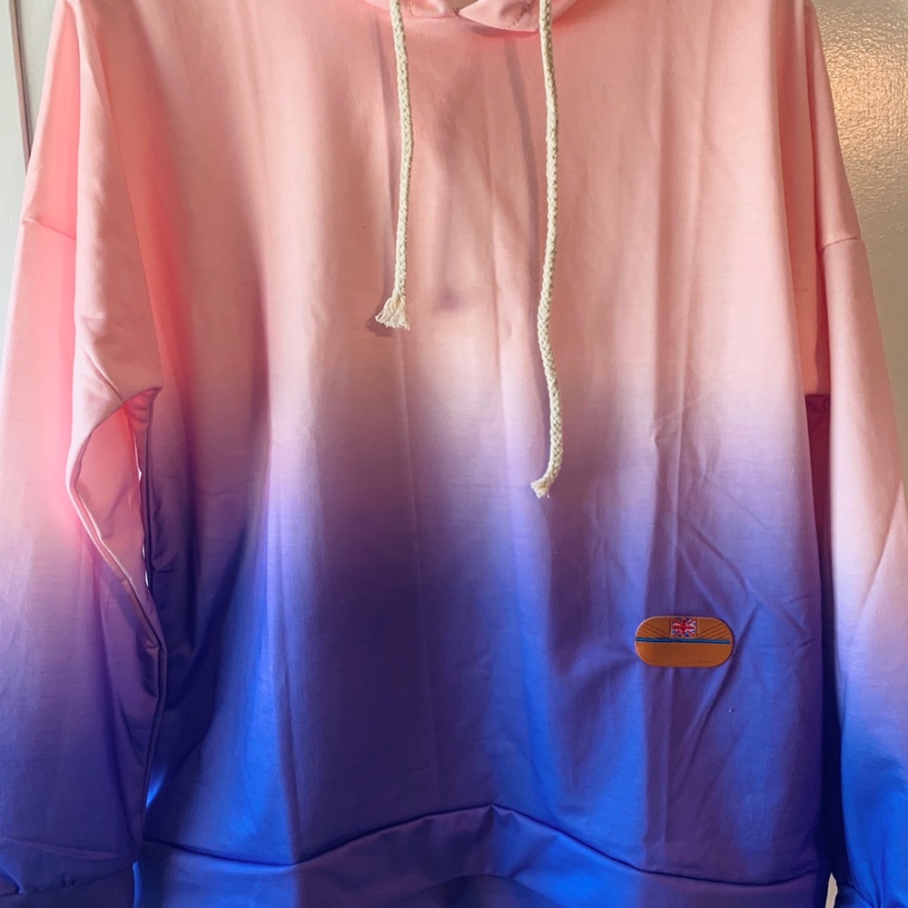 Lightweight hoodie new without tags - Picture 3 of 3